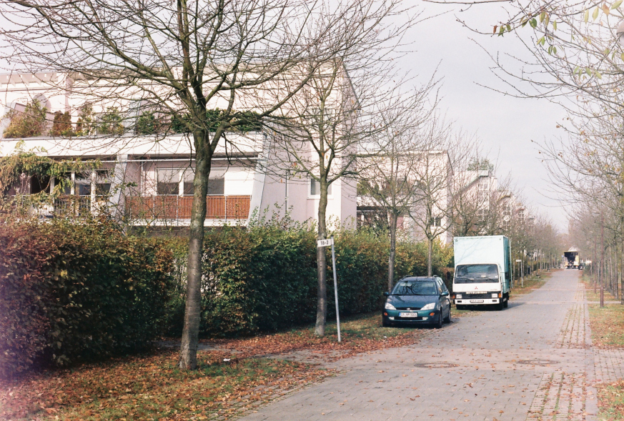 f1000008.jpg