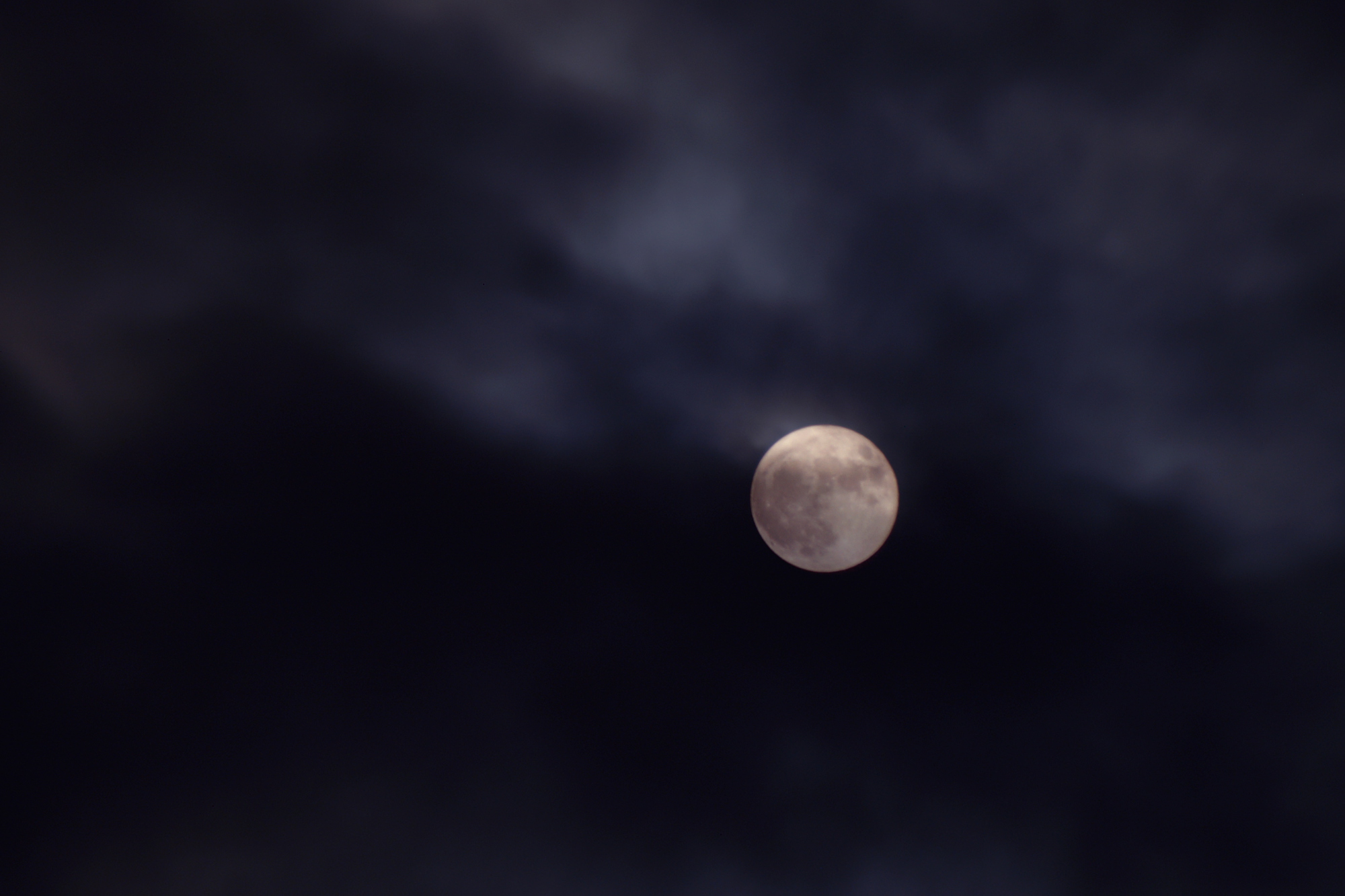 Supermoon - closest full moon to earth since 1948